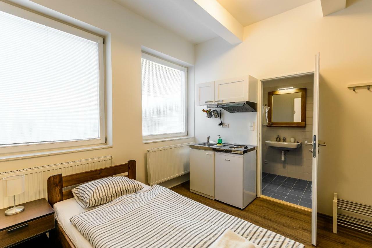 Zizkov Cosy Studio Apartments Praga Exterior foto
